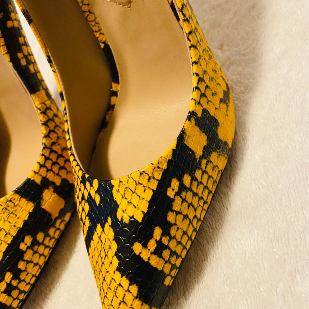 Almost Brand New Super Stylish Heels by ALDO - Size 8 - Heel Height 4” - Box 64 - Picture 4 of 10